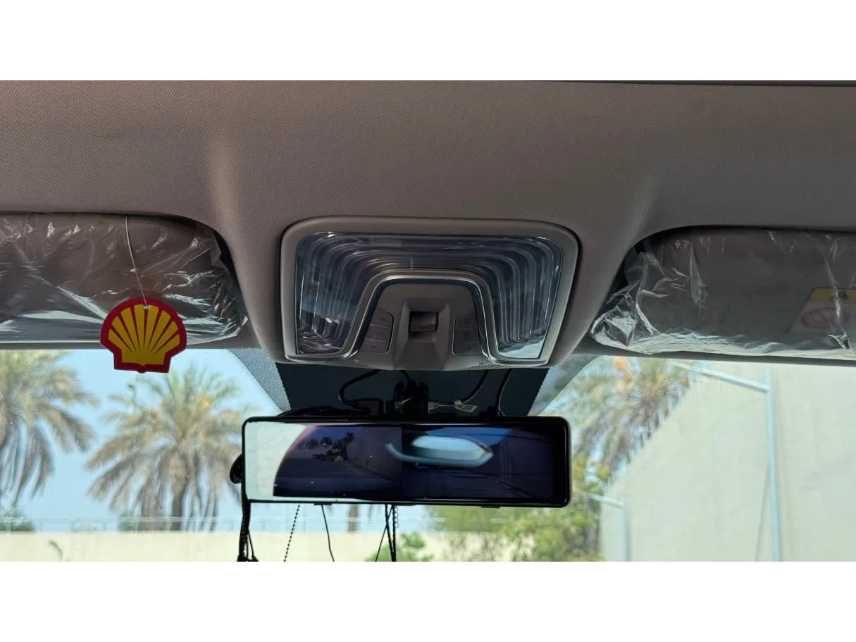 Car image 24