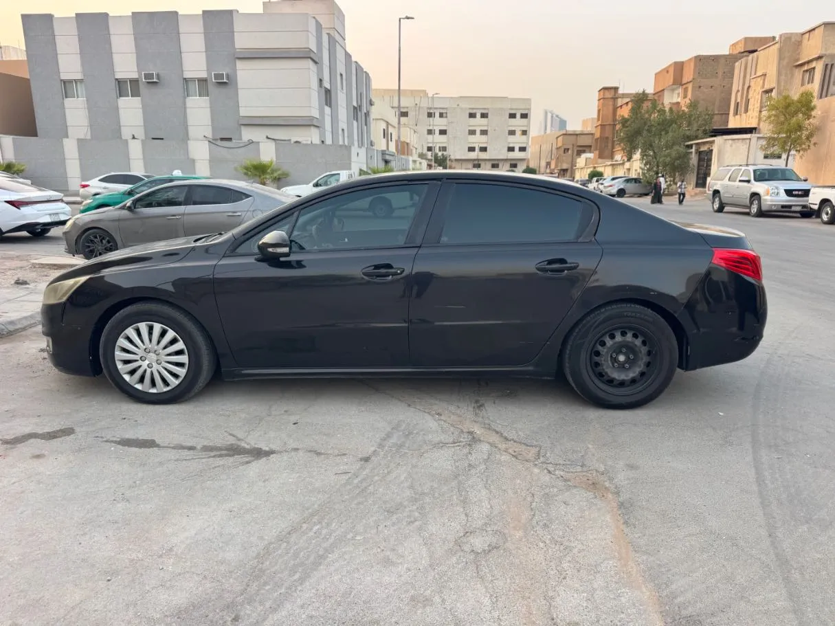 Car image 8