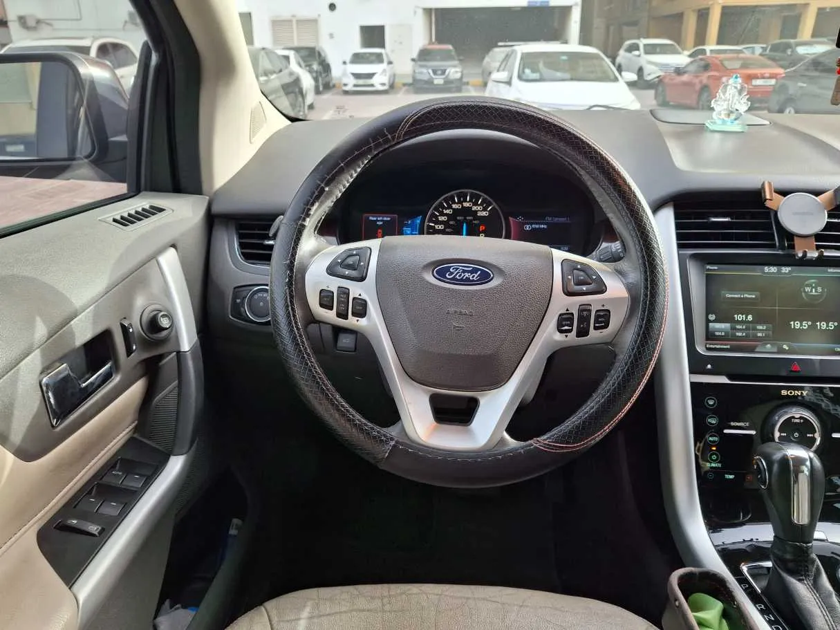 Car image 17