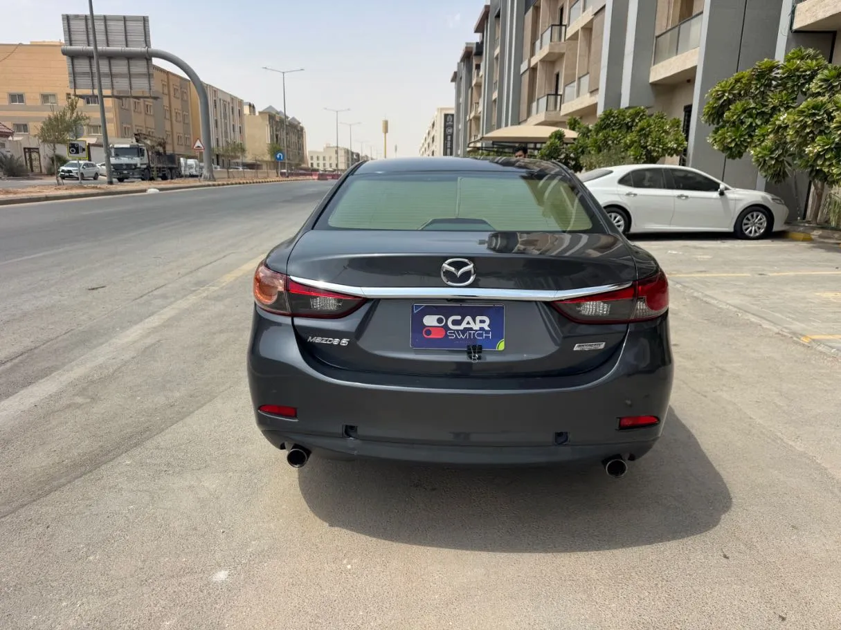 Car image 6