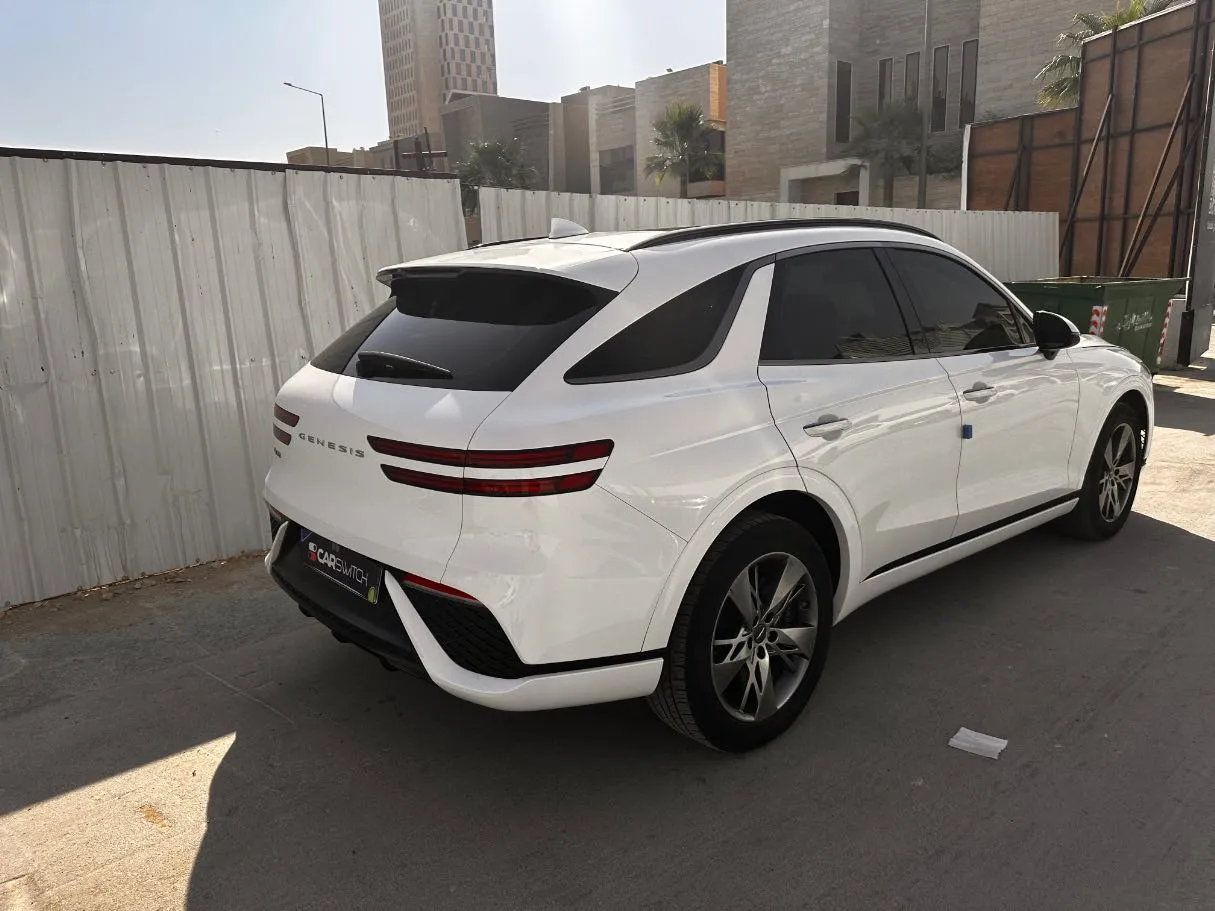 Car image 5