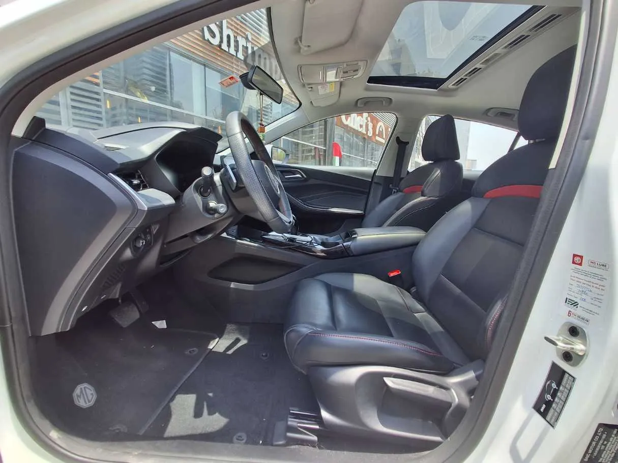 Car image 13