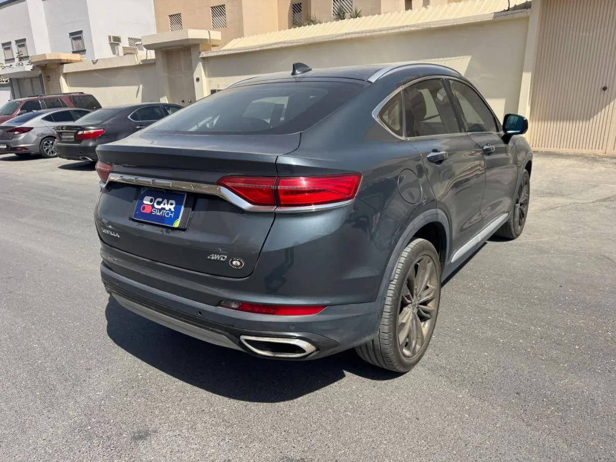 Car image 5