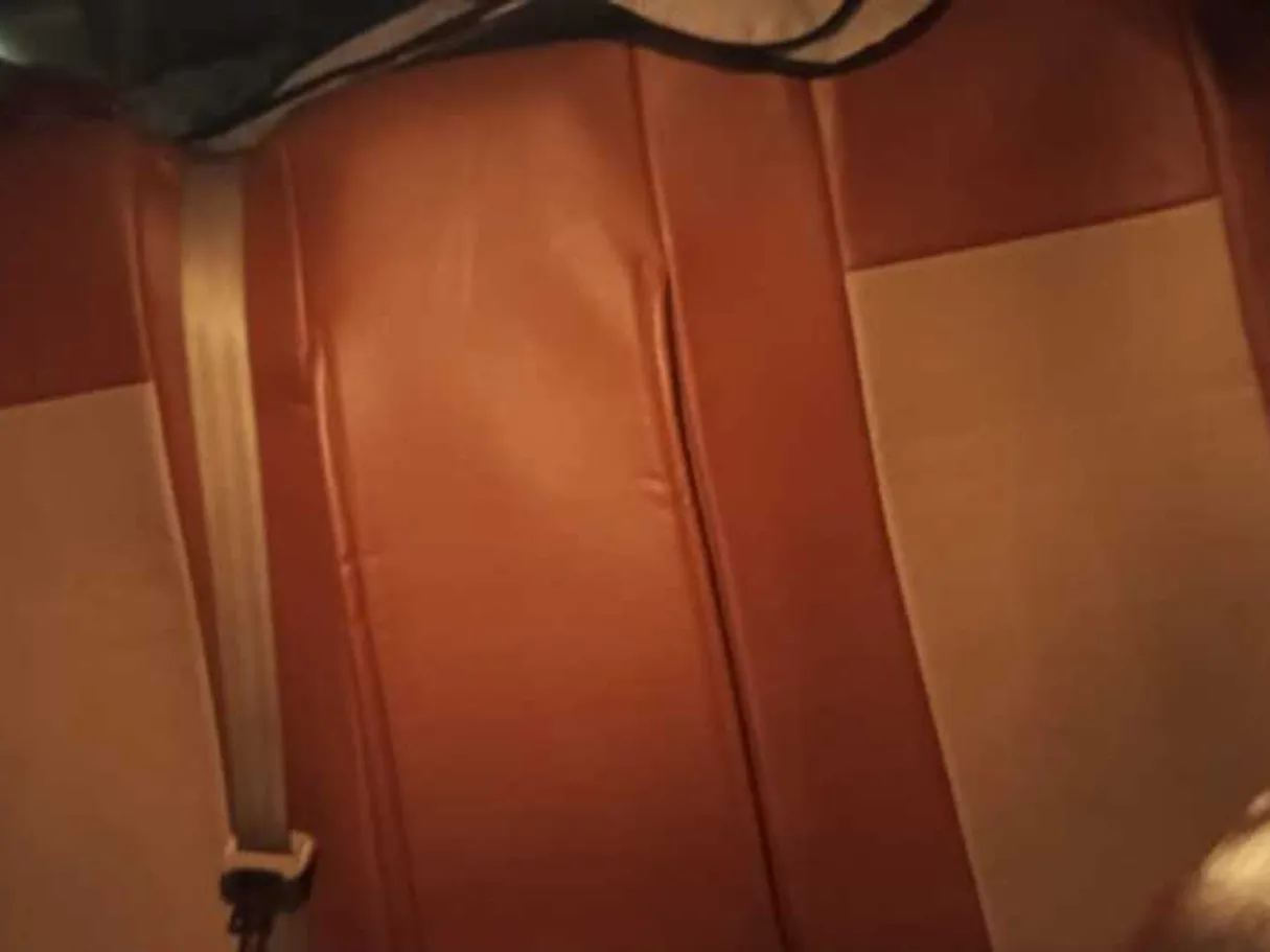 Car image 33