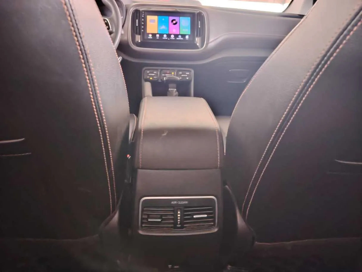 Car image 25
