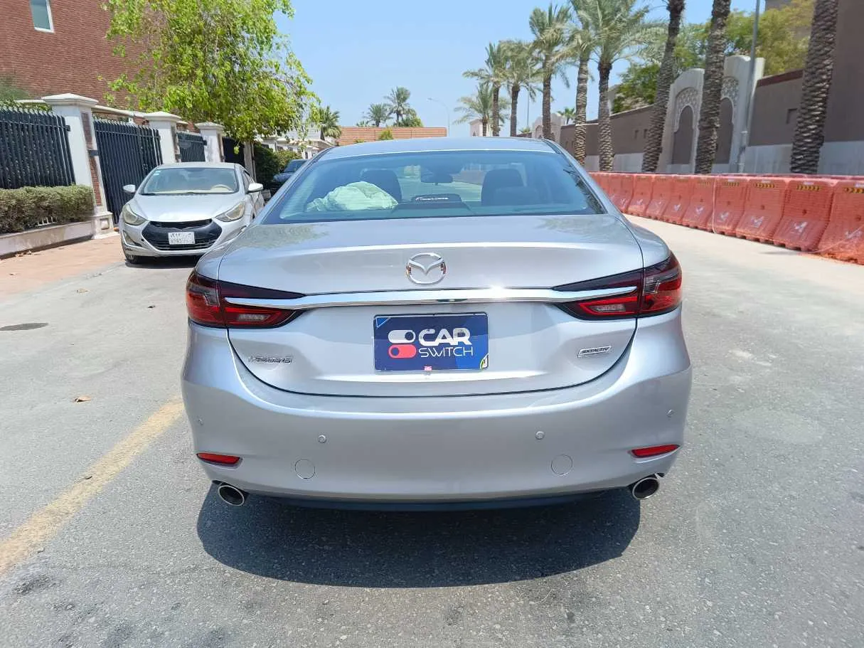 Car image 5