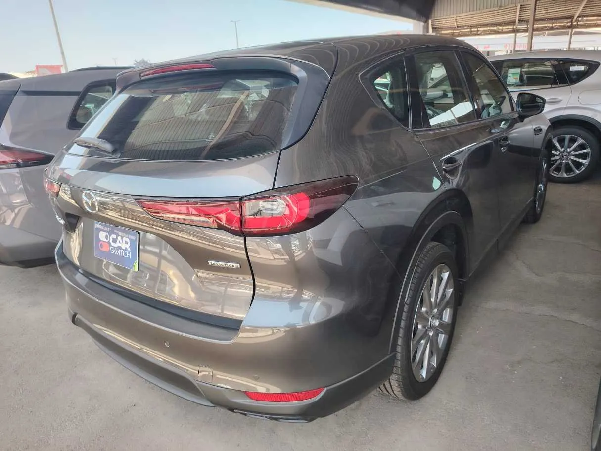 Car image 5