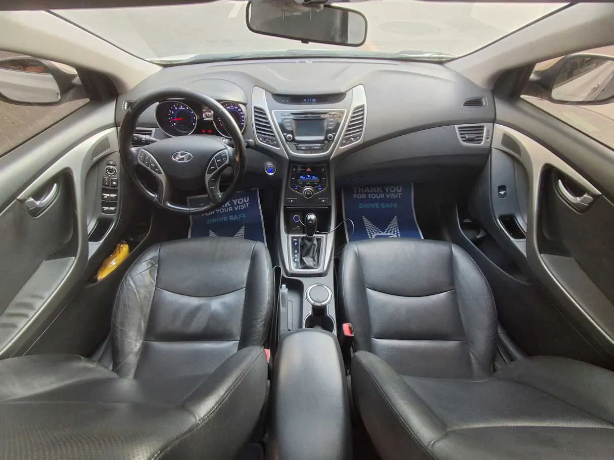 Car image 15