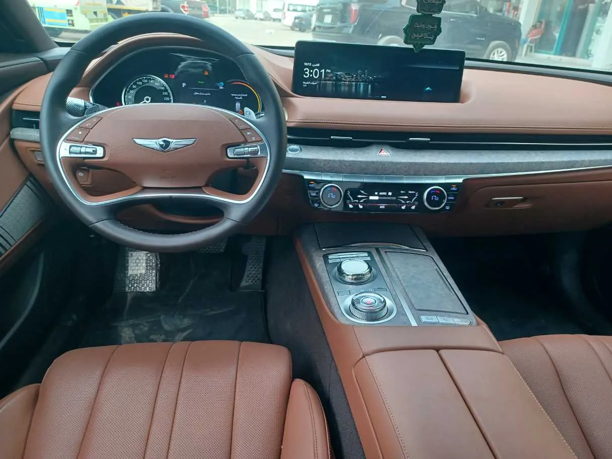 Car image 16