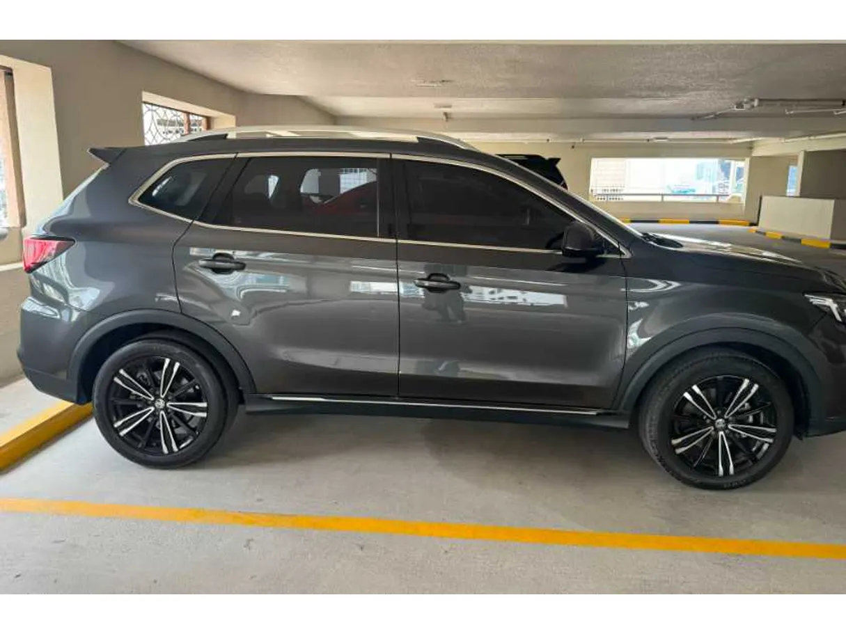 Car image 6