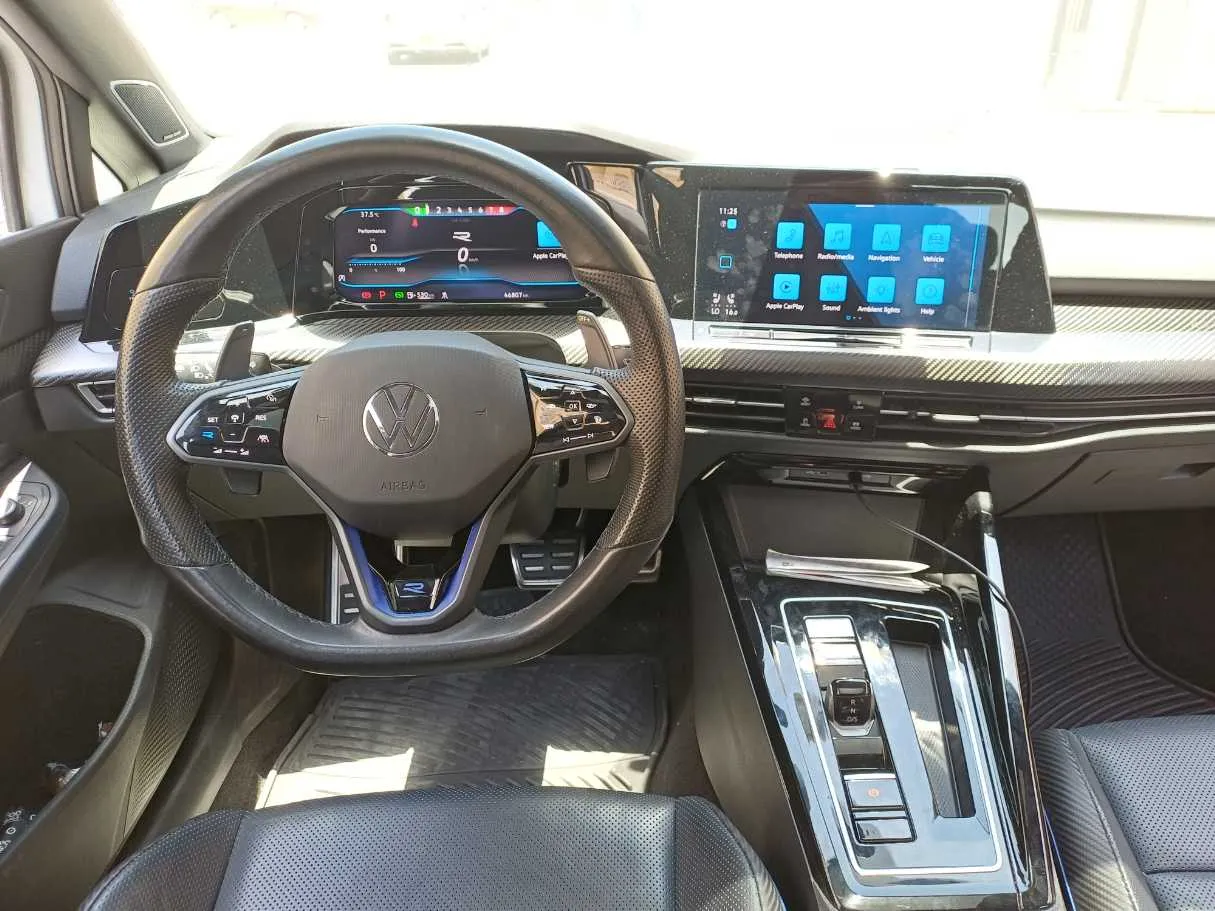 Car image 16