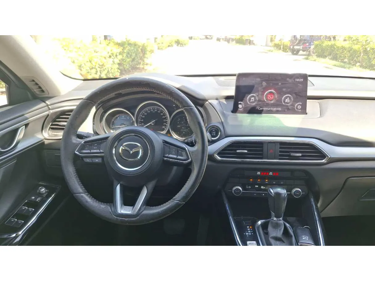 Car image 17