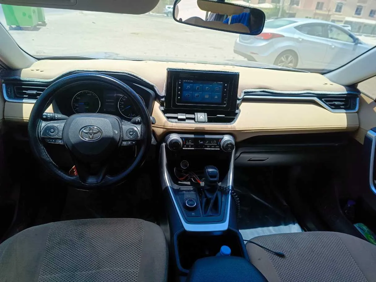 Car image 18