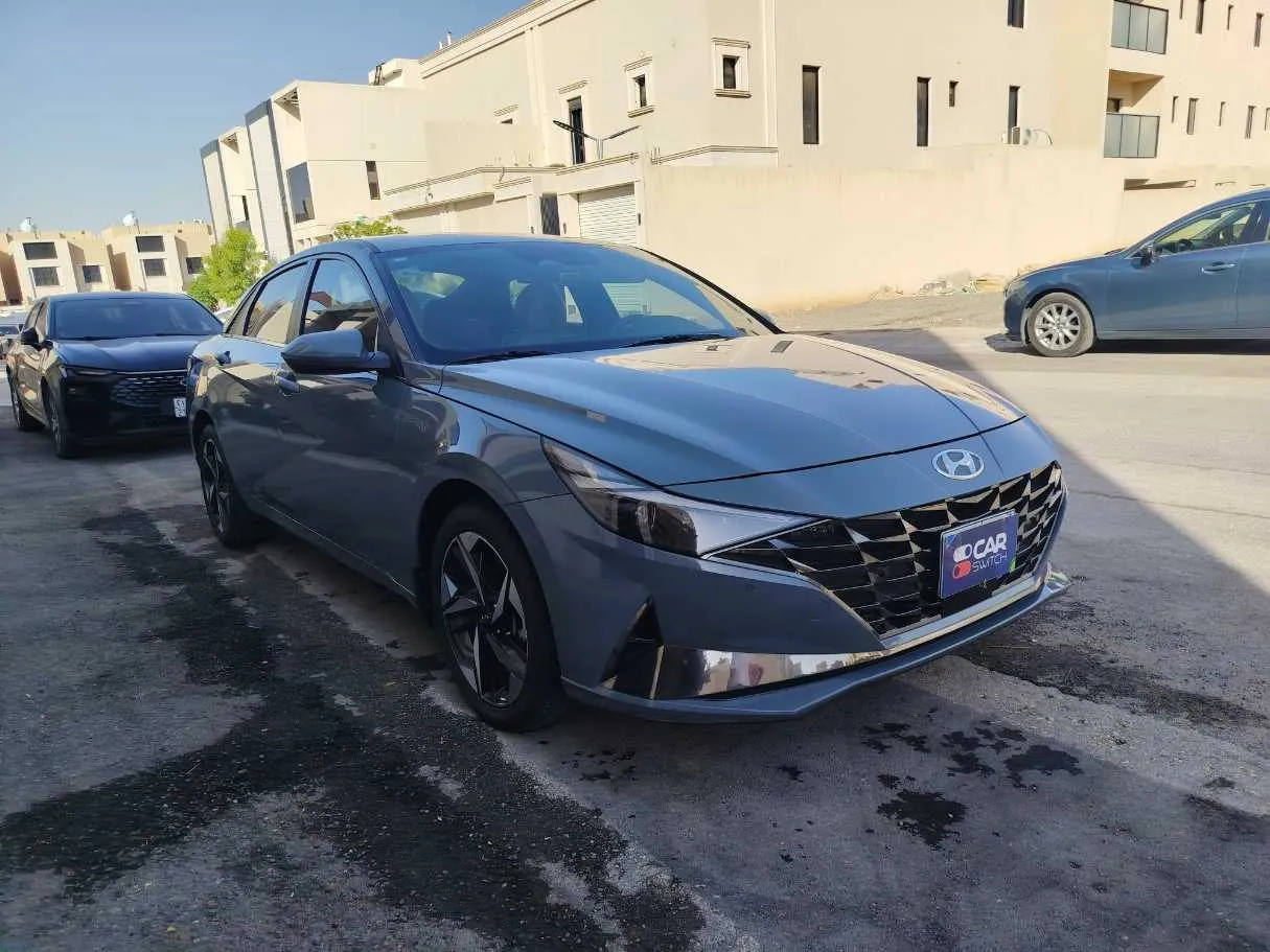 Car image 3