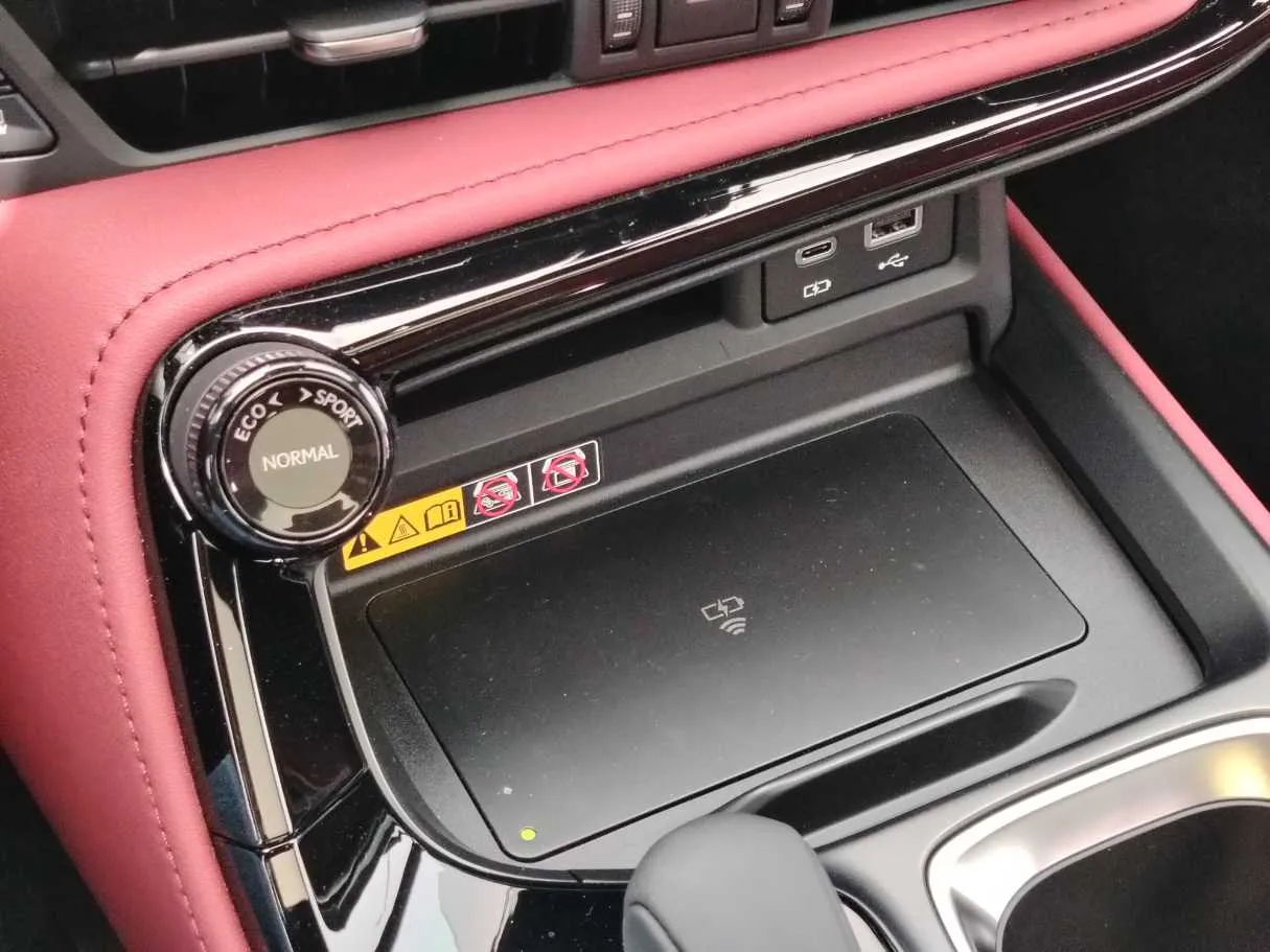 Car image 22