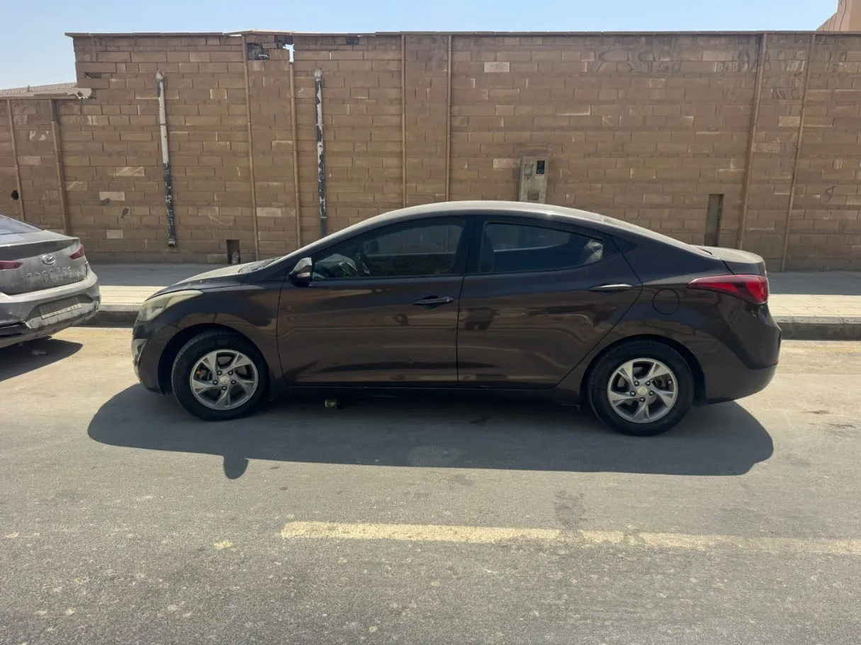 Car image 8