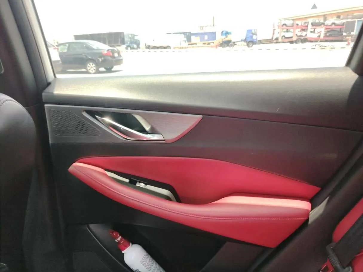 Car image 35