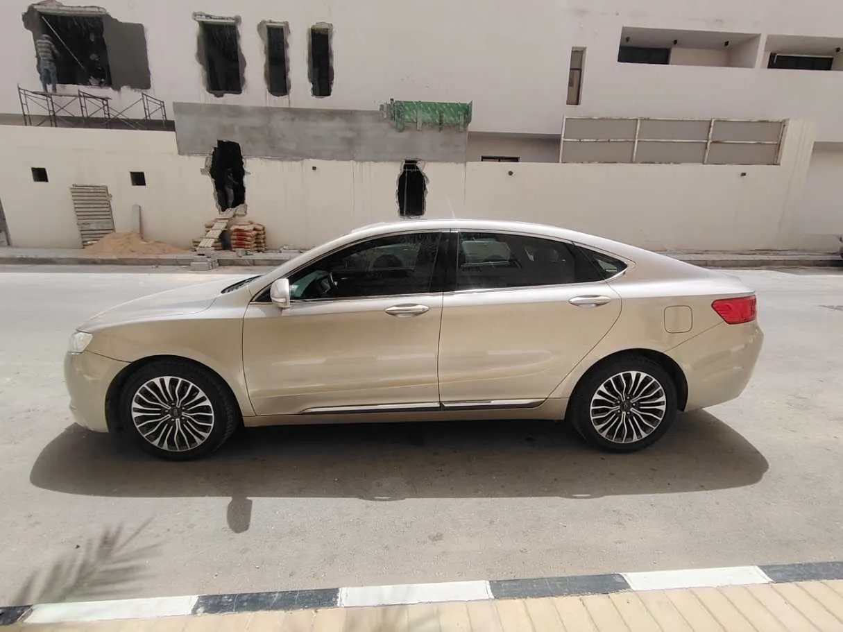 Car image 8