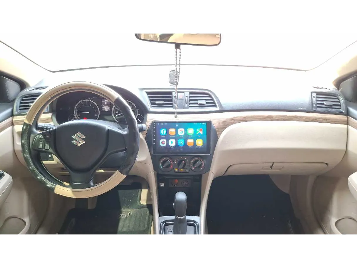 Car image 18