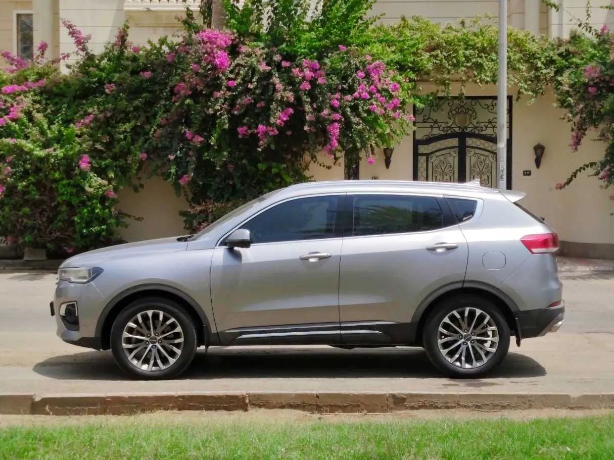 Car image 8