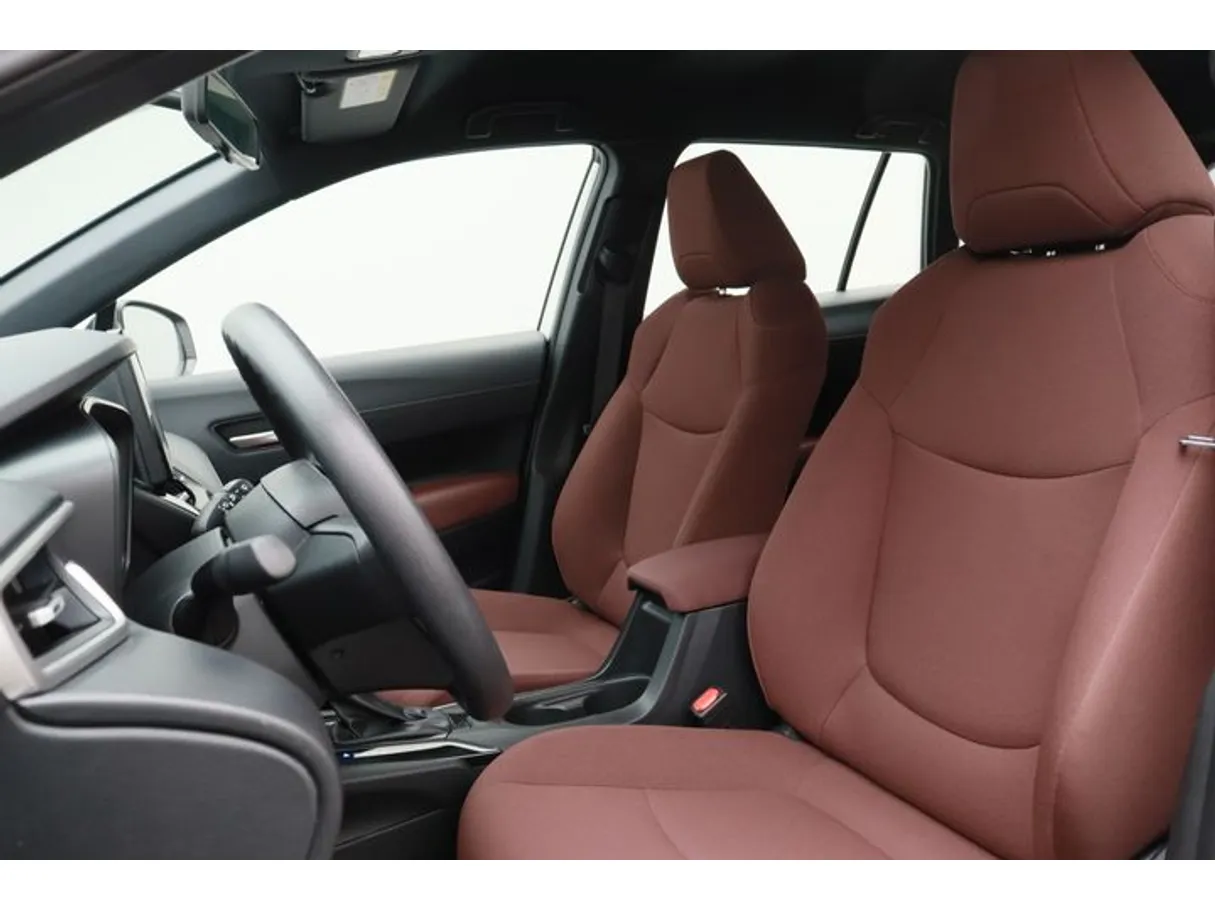 Car image 8