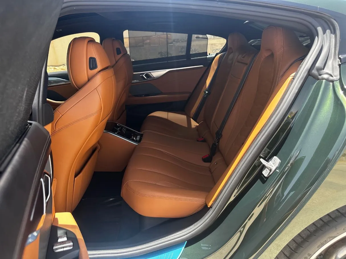 Car image 17