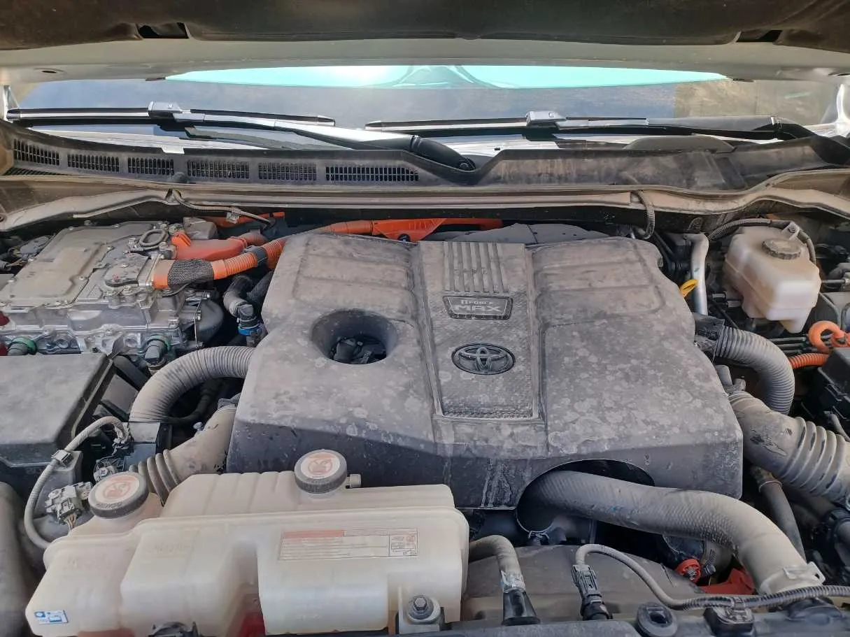 Car image 27