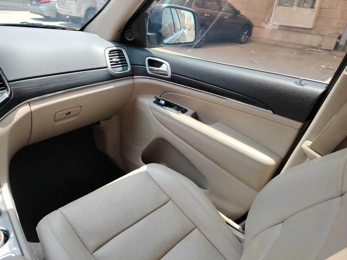 Car image 33