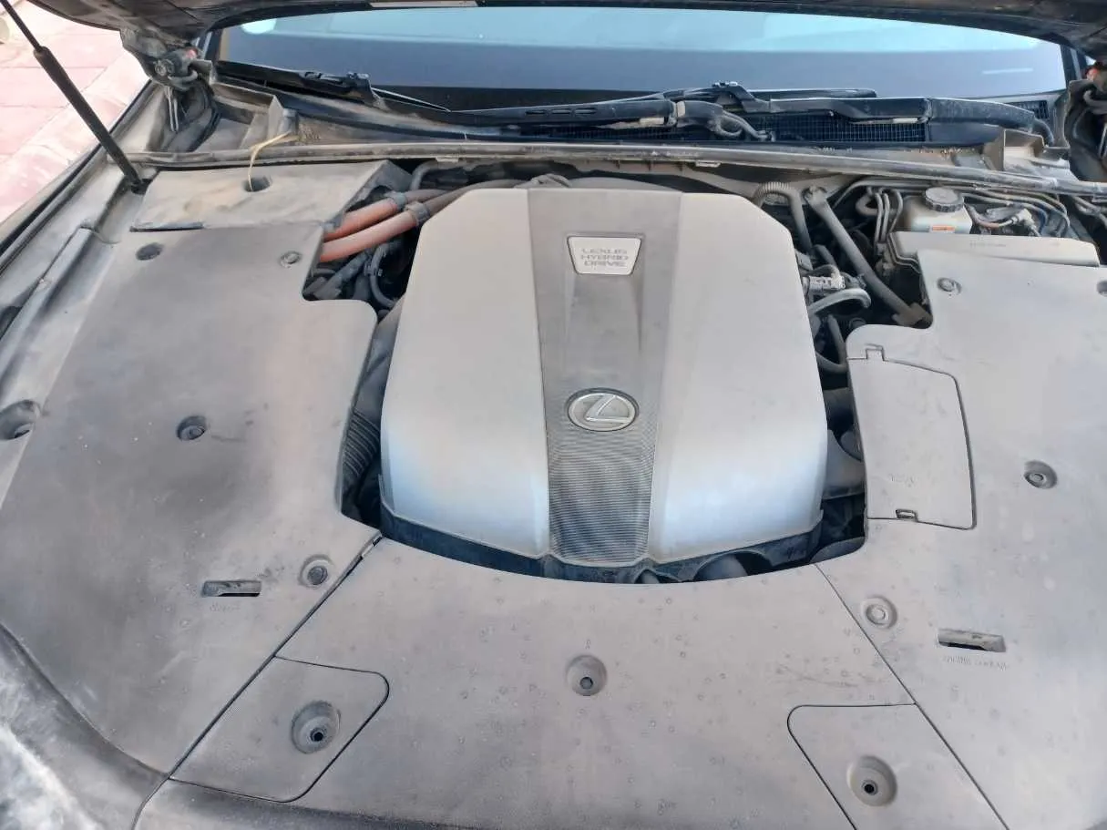 Car image 24