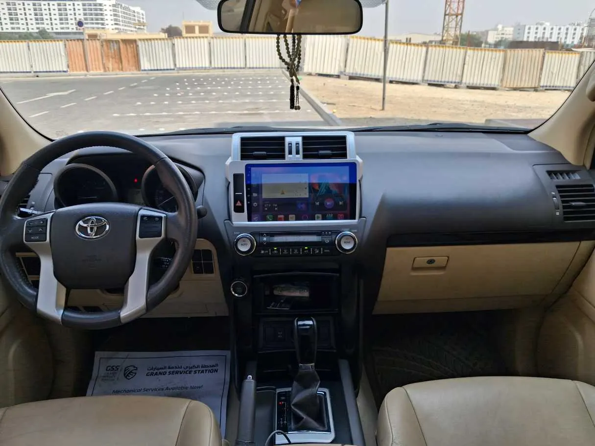 Car image 13