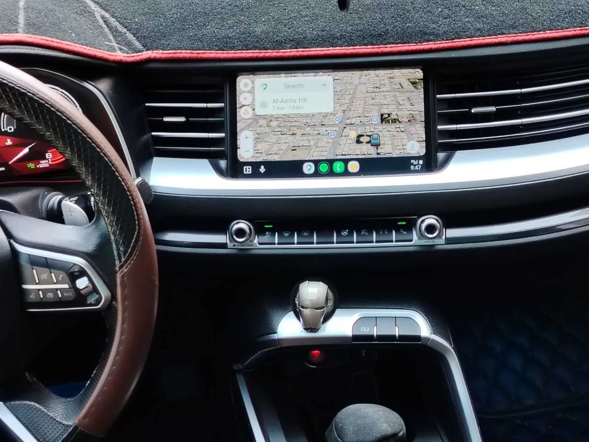 Car image 25