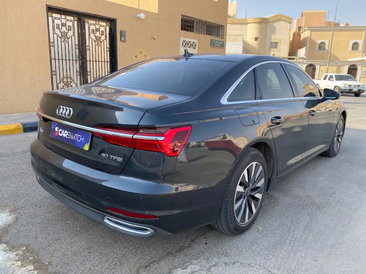 Car image 5