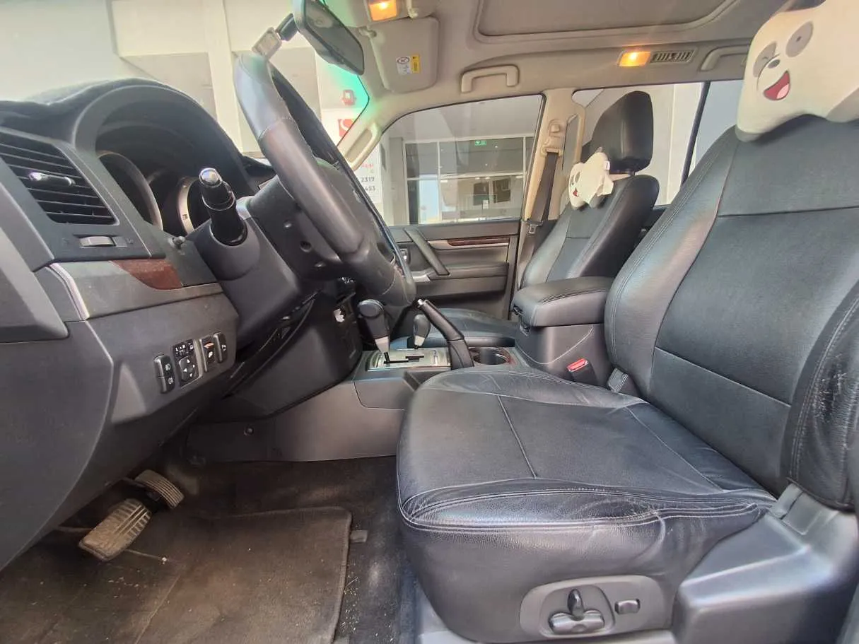 Car image 12