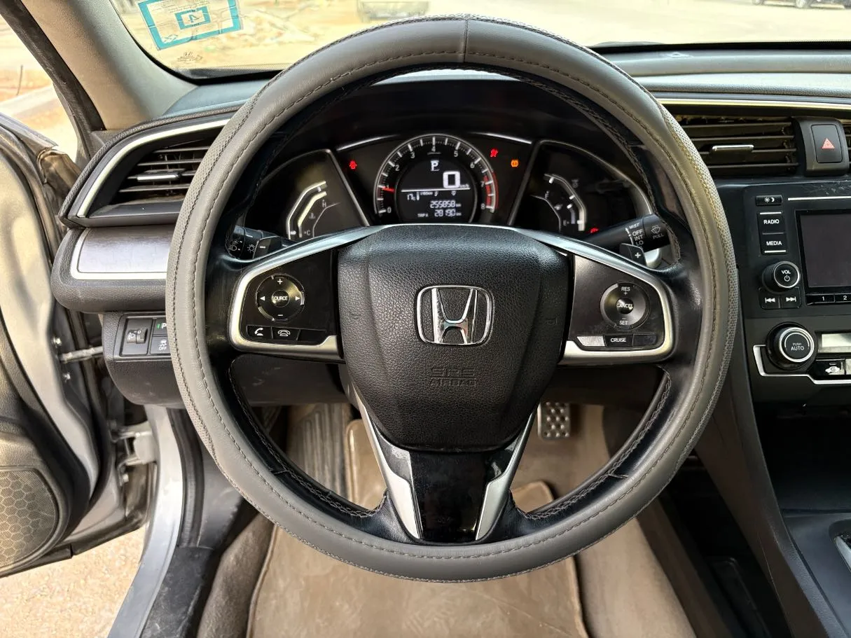 Car image 21