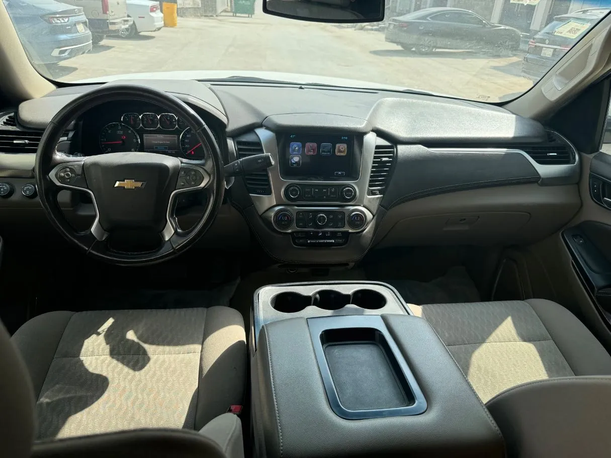 Car image 16