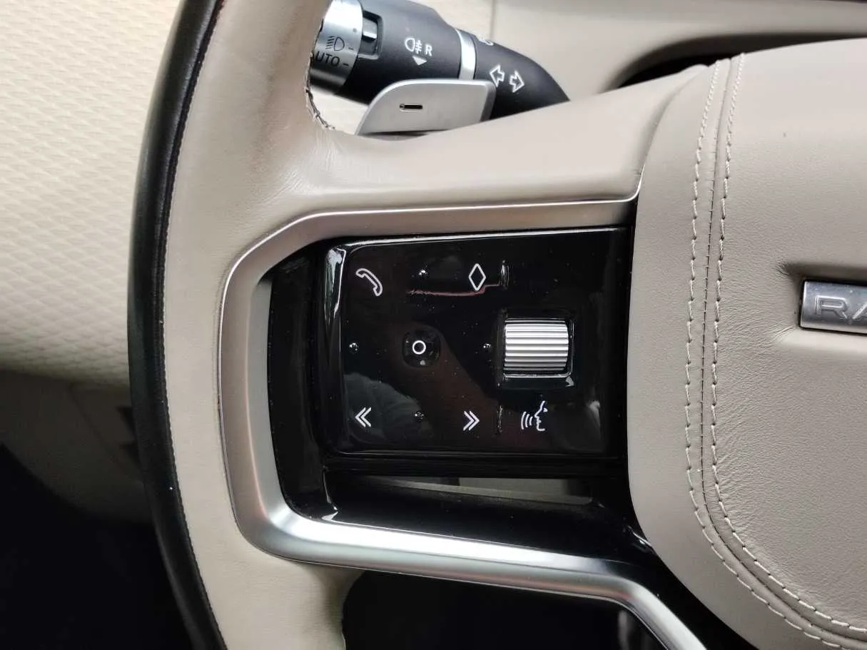 Car image 32