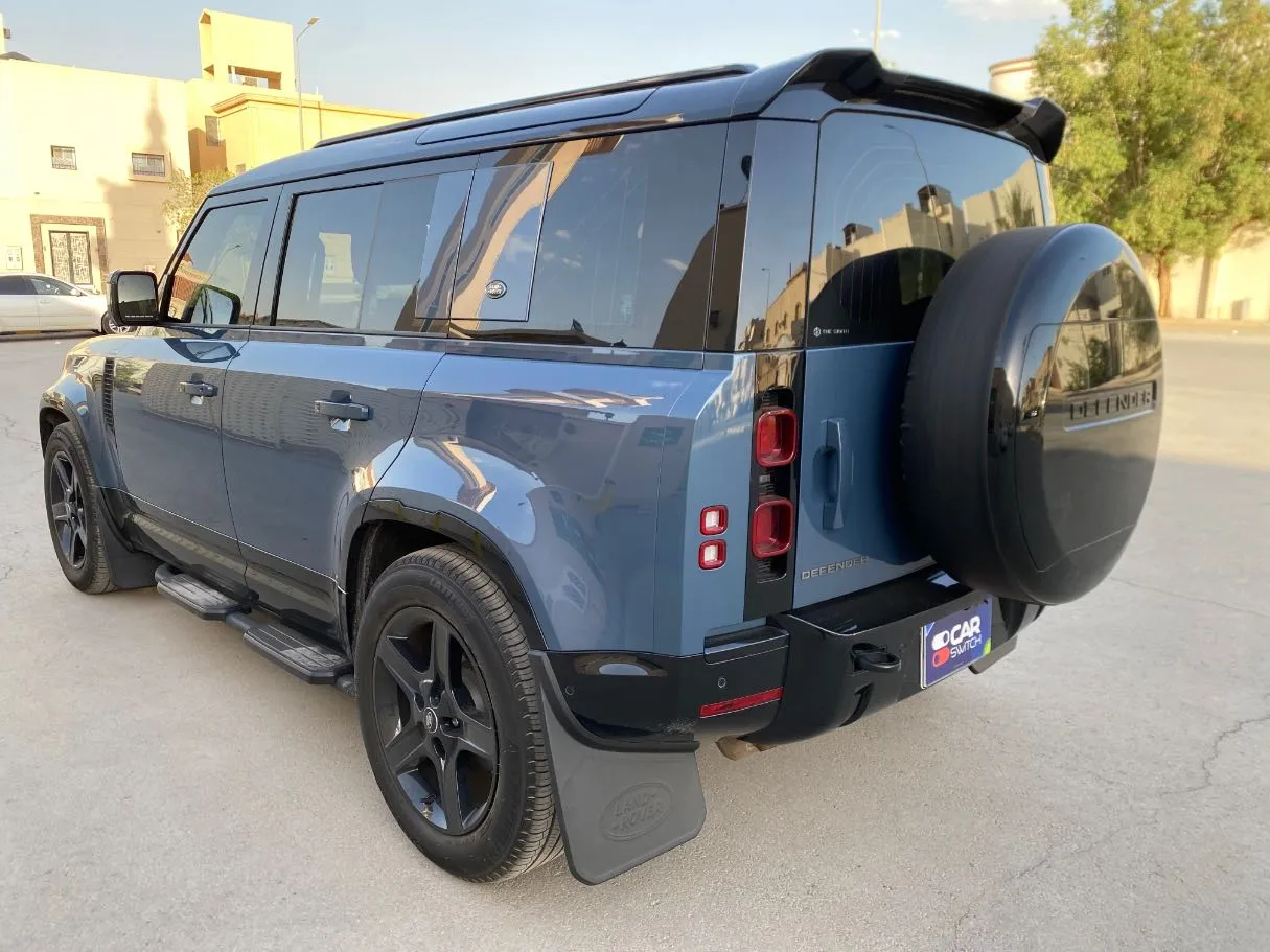 Car image 7