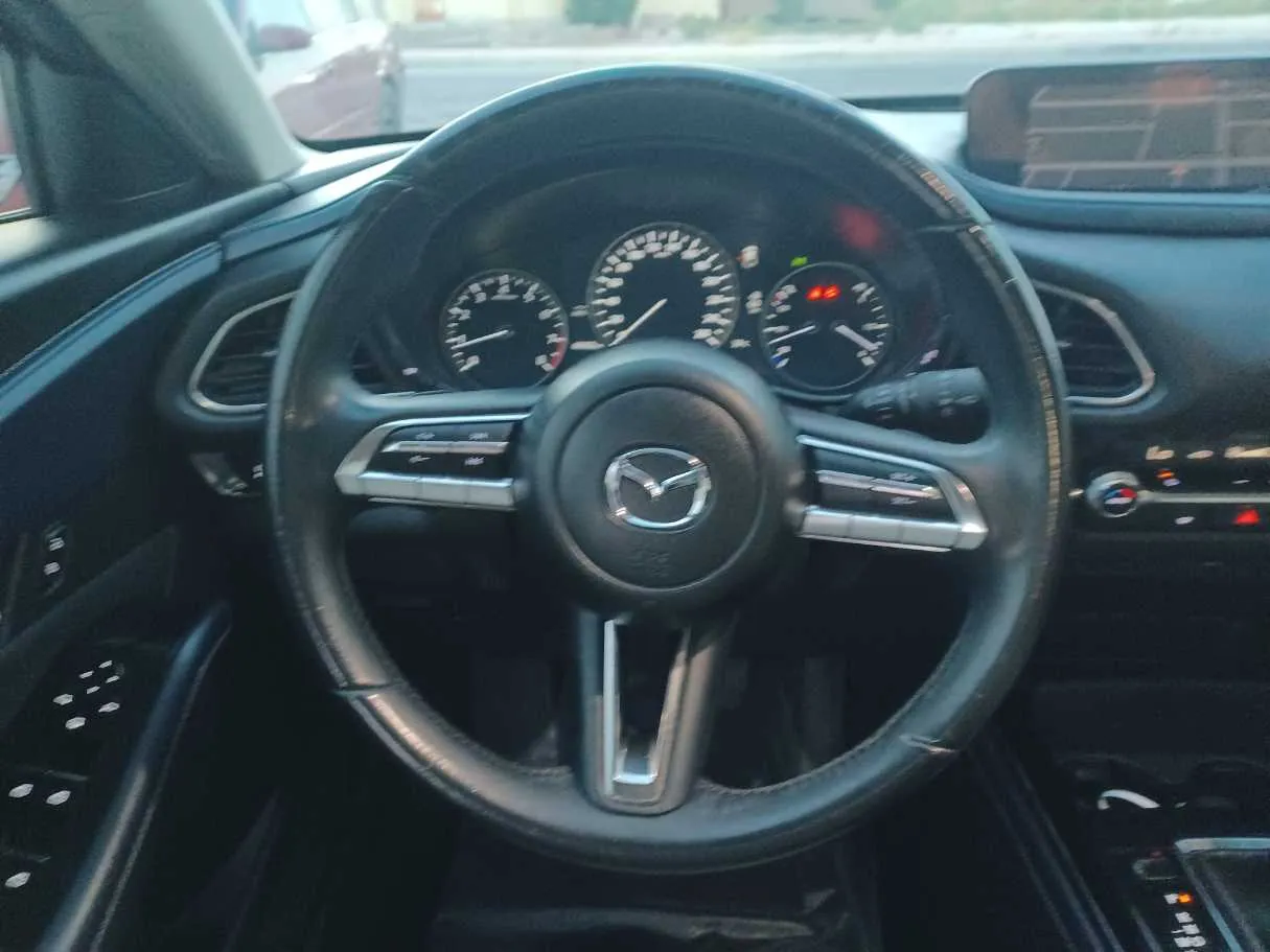 Car image 15