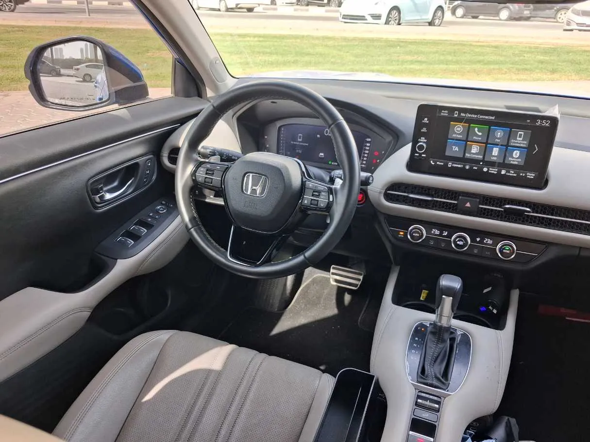 Car image 17