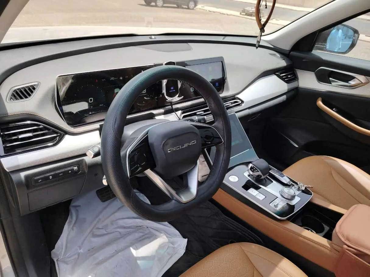 Car image 13
