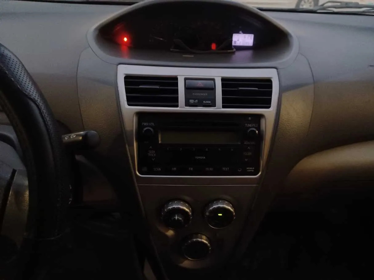 Car image 15