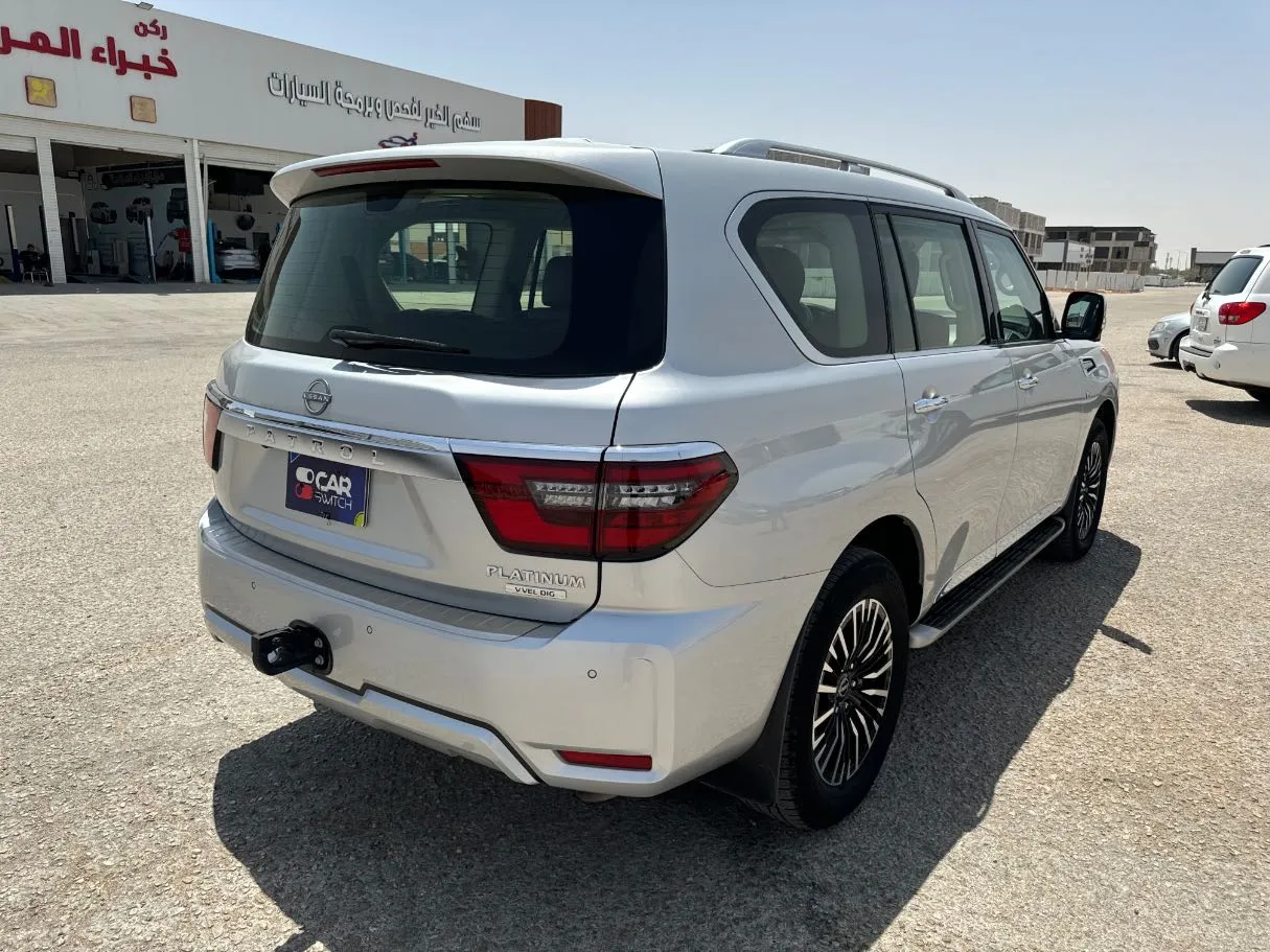 Car image 5