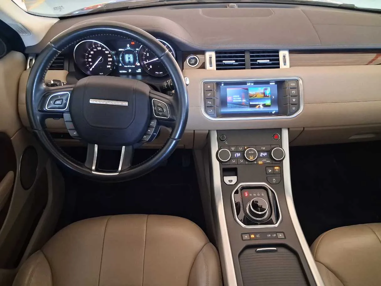 Car image 17