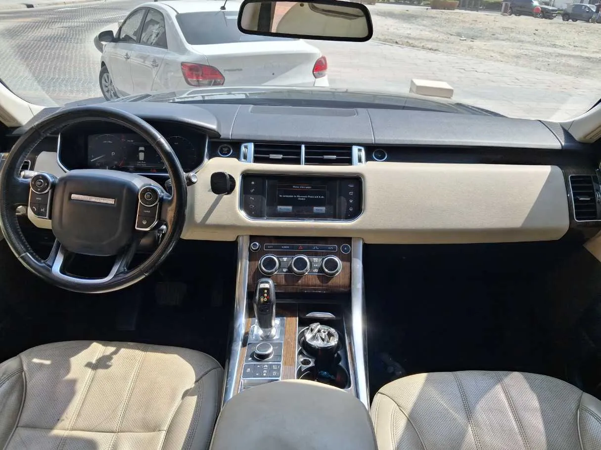 Car image 16