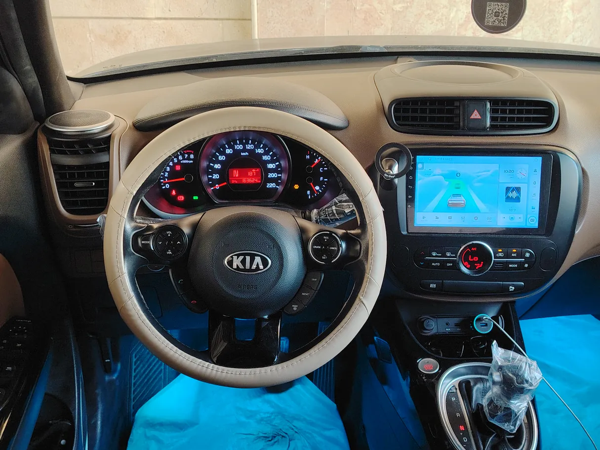 Car image 23