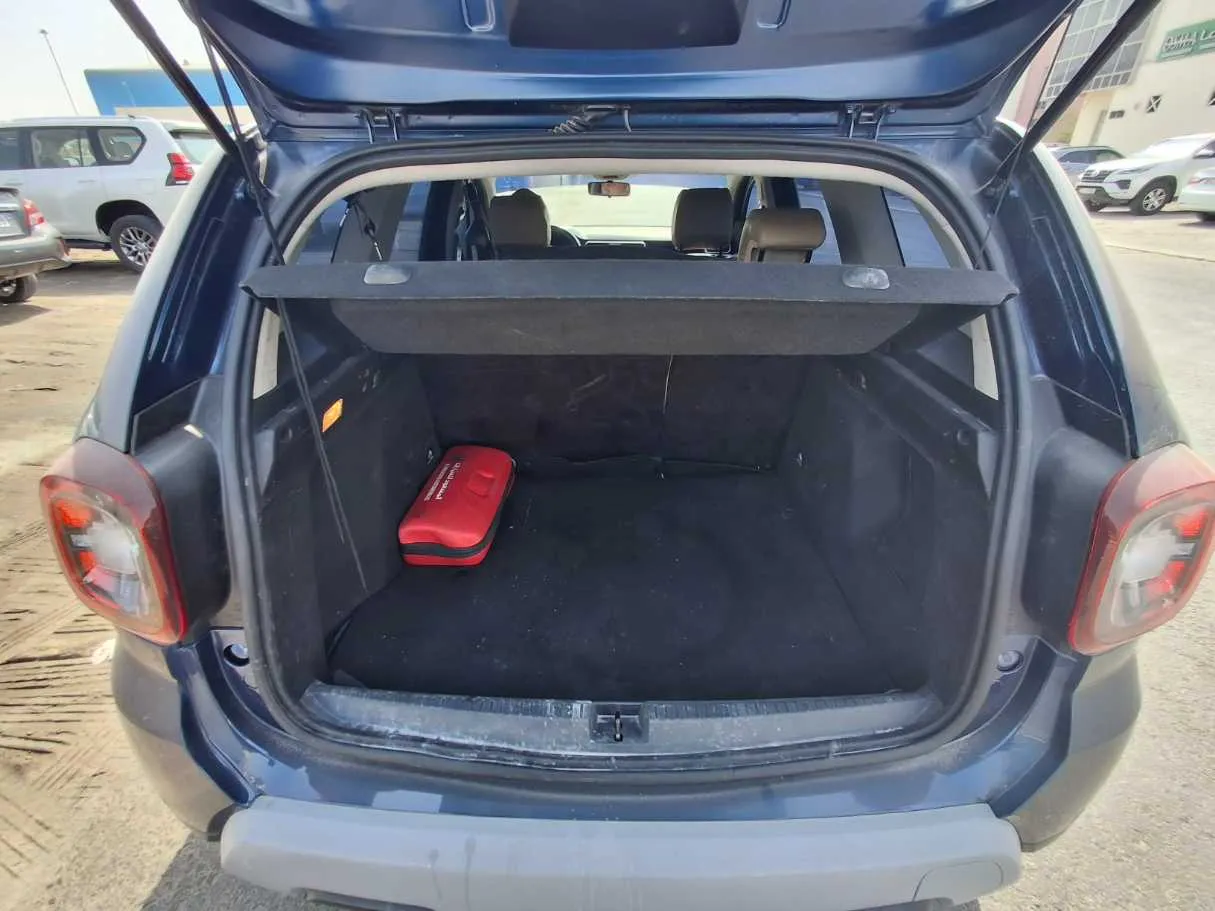 Car image 19