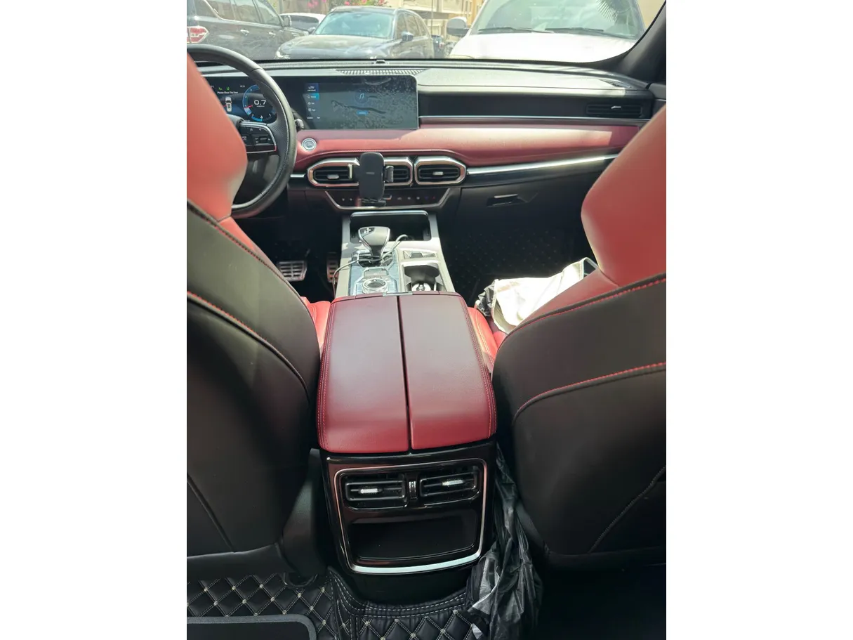 Car image 15
