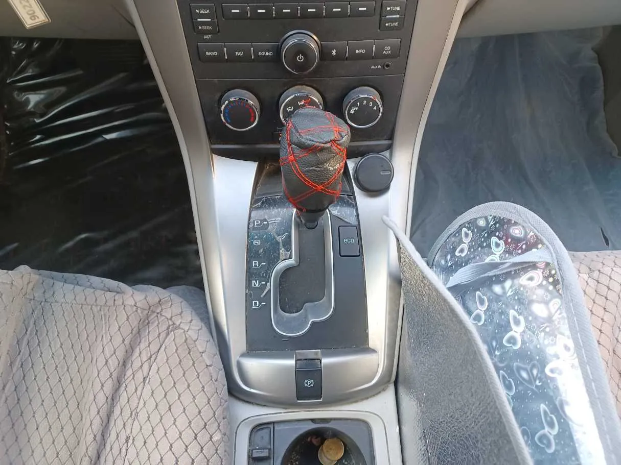 Car image 14