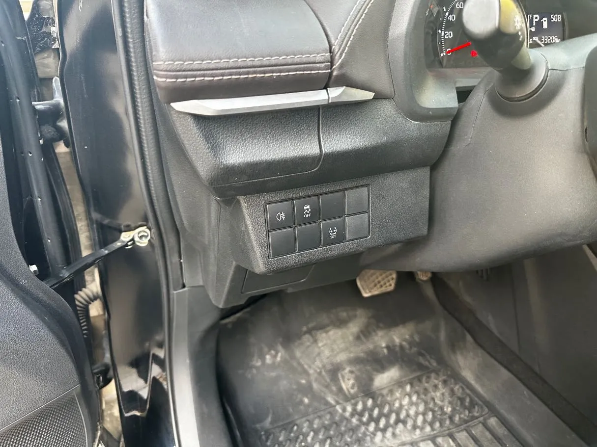 Car image 23