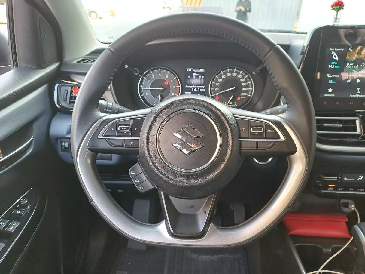 Car image 15